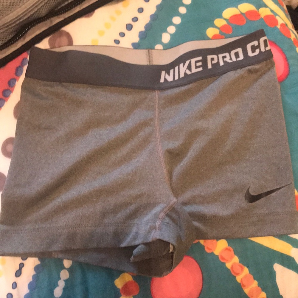 Gray Nike pro spandex